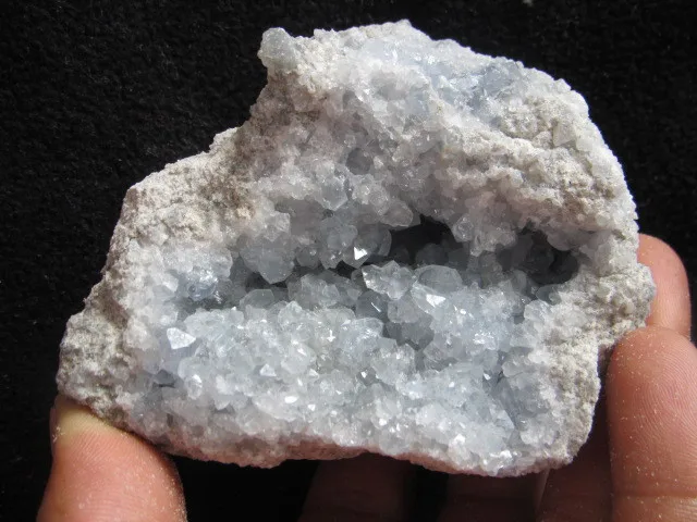 

499g Natural quartz crystal blue .SPAR hole healing Madagascar A9