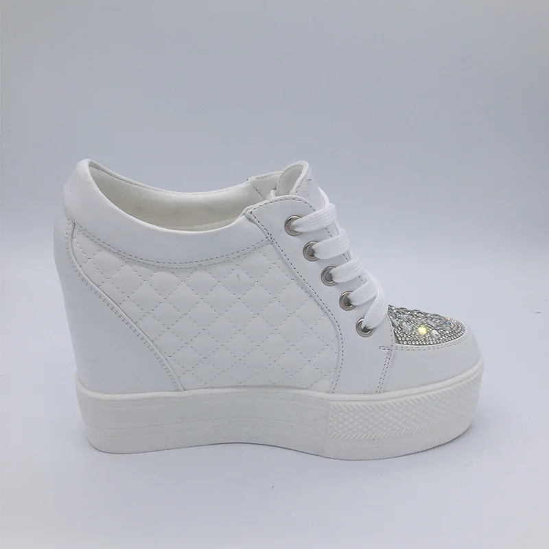 Женская Повседневная обувь белого цвета на платформе увеличивающая рост