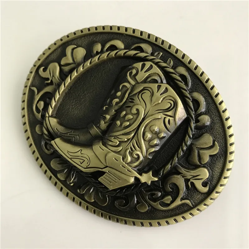 Ботинки в ковбойском стиле с пряжкой и овальным металлическим ремешком хорошее