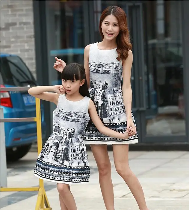 Летнее платье для мамы и дочки новинка 2016 года модное в стиле ретро с принтом