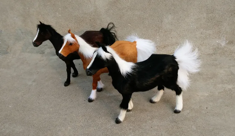 Большая модель искусственной лошади 22x25 см полиэтилен и искусственная меха