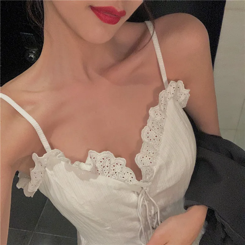 Женское винтажное мини платье на бретельках черное или белое кружевное без