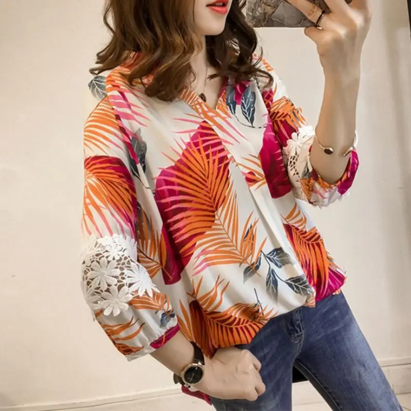 

Women Vintage Floral V Neck Blouses Long Sleeve Loose Shirts Lace patchwork Casual Plus size Blusas Femininas European 4XL