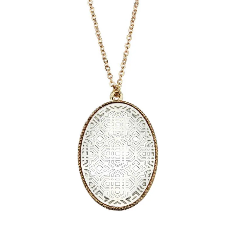 

Zinc Alloy Geometric Long Necklace Gold Chain Two Tone Cutouts Oval Pendant Statement Necklace for Women Valentine's Day Gifts
