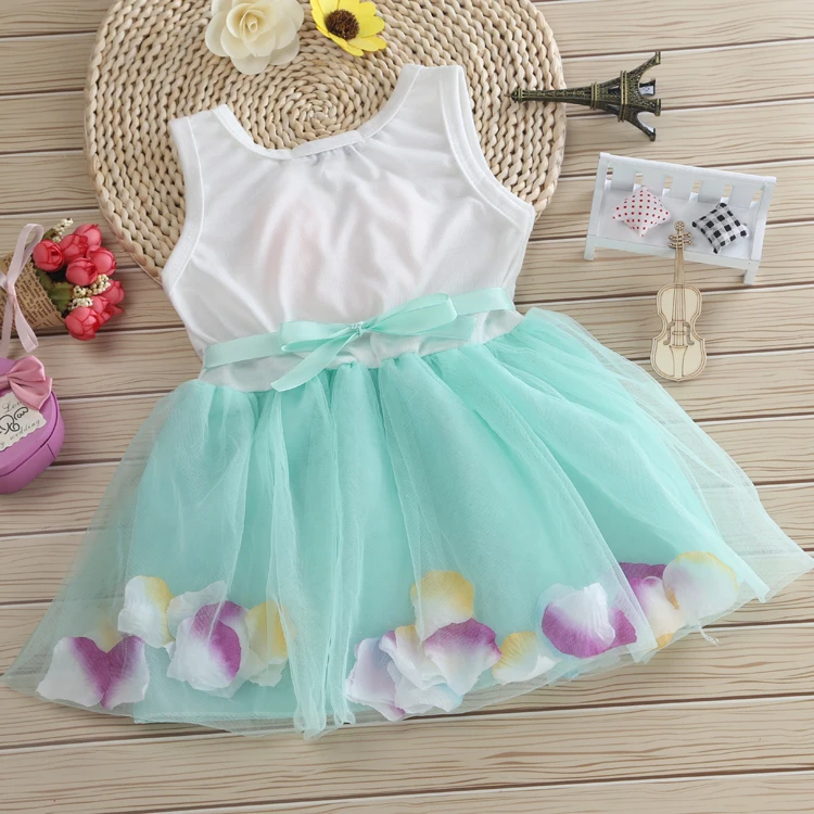 Красивое платье с цветочным рисунком и сердечками для маленьких девочек Летнее