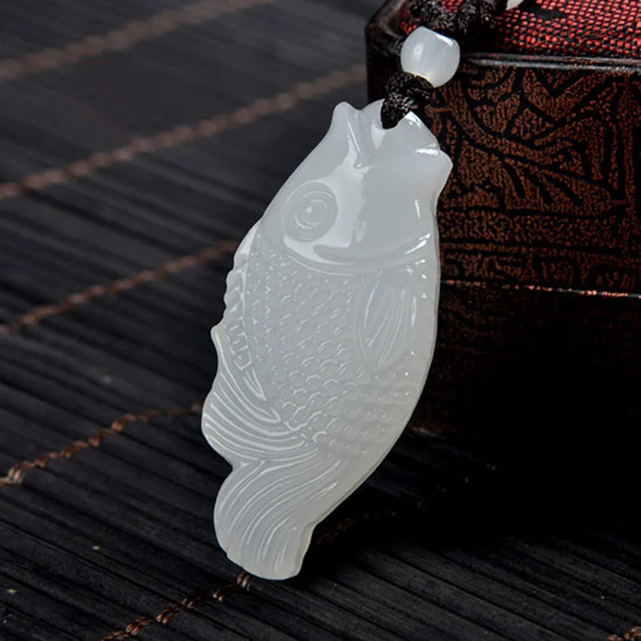 Натуральный белый рыбные богатства Luck резные Yu амулет китайские fuguiyouyu