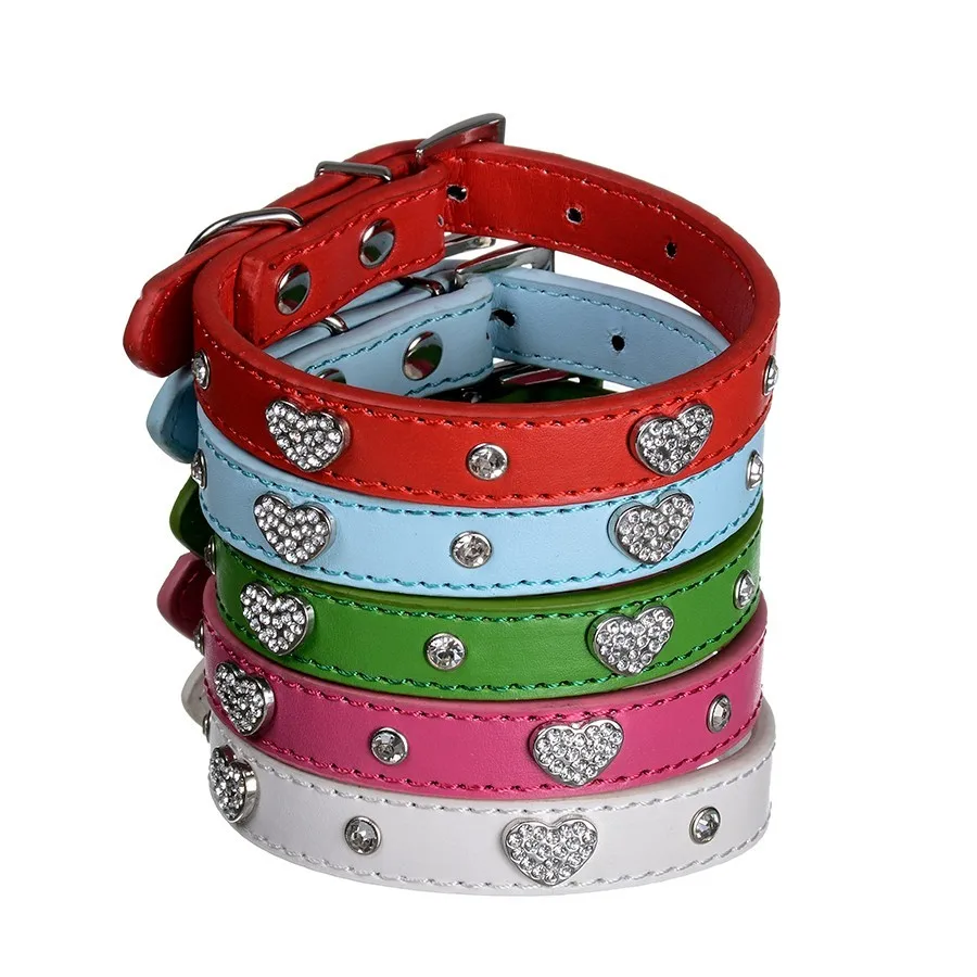 Стразы искусственная кожа ошейник для маленьких собак кожаный Bling Diamante Сердце шипованных Чихуахуа йорка 5 цветов Размеры размеры S и M