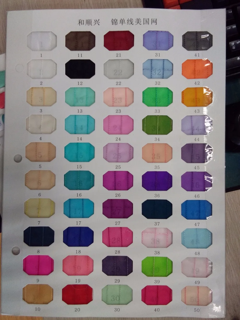 Модные вечерние мини платья с белыми перьями и бусинами сексуальные на бретелях