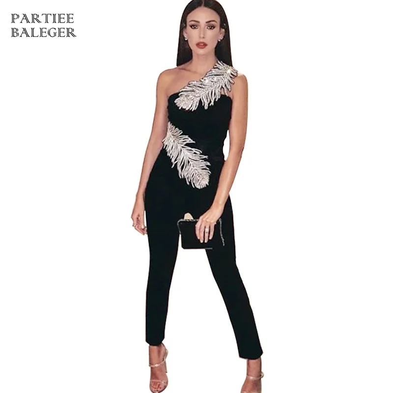 Белый бандажный комбинезон PB 2020 с аппликацией в виде перьев на одно плечо без