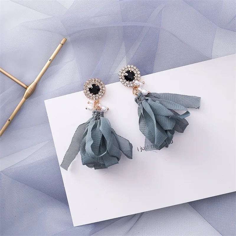 Женские серьги с кисточками круглые геометрические синего и серого цвета в