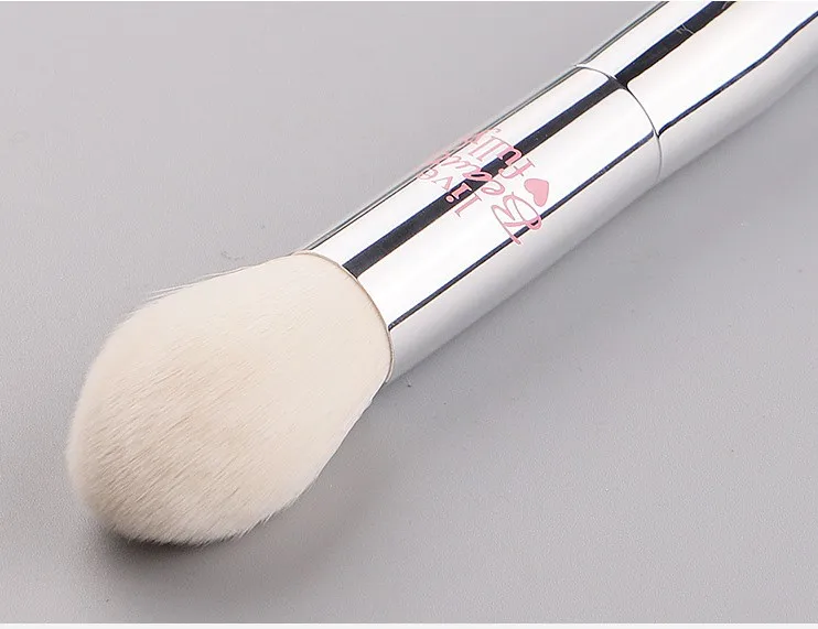 1 шт. макияжная кисть IT Pro с серебристой пластиковой ручкой|Аппликатор теней для