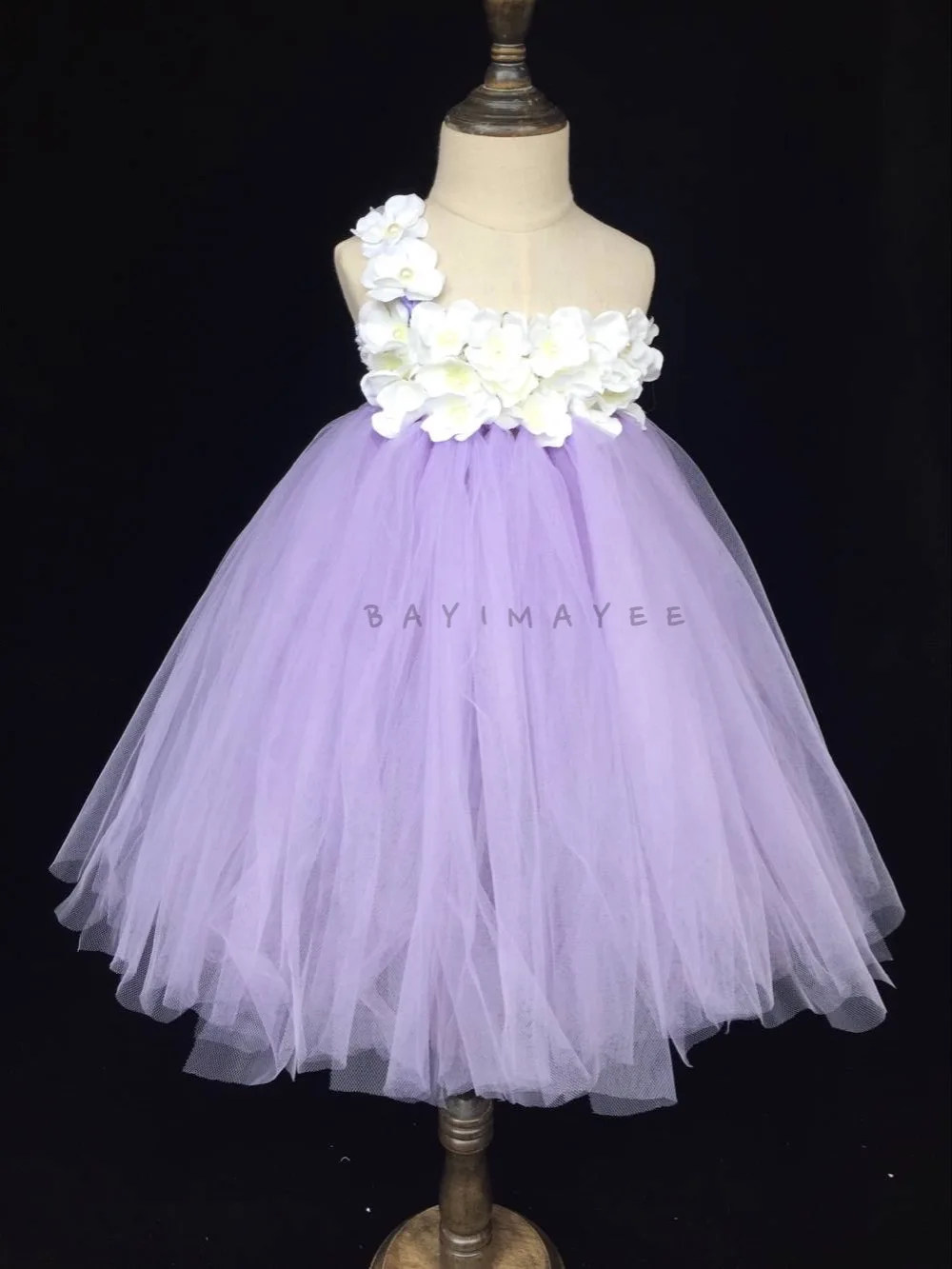 Girls Lavender Tulle Tutu Dress Kids Single Shoulder Ball Gown with White Flowers Children Wedding Party Costume Dresses |
