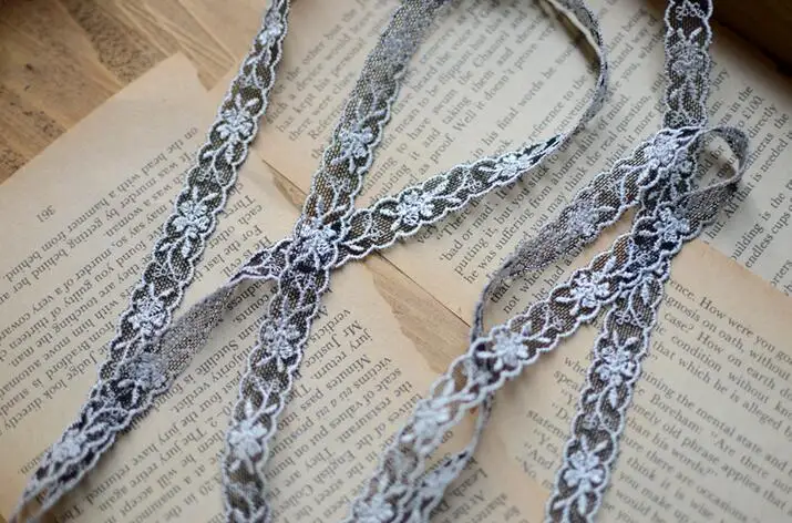 Вышитая белая с черным венецианским кружевом 5 метров рукоделие швейное ремесло