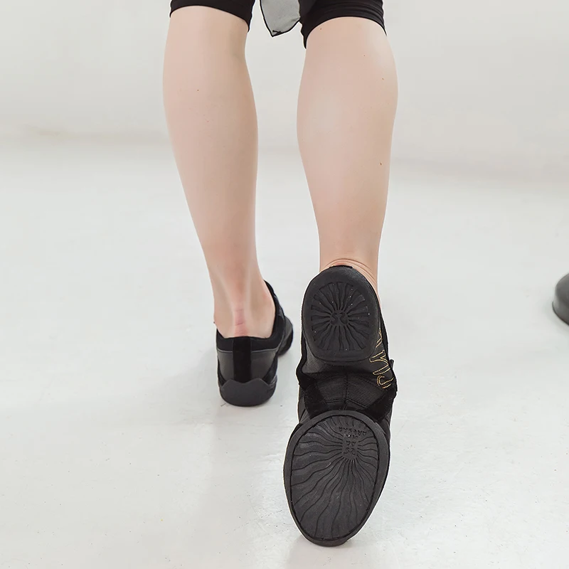 Кроссовки Sansha на низком каблуке гладкая дизайнерская обувь без шнуровки с