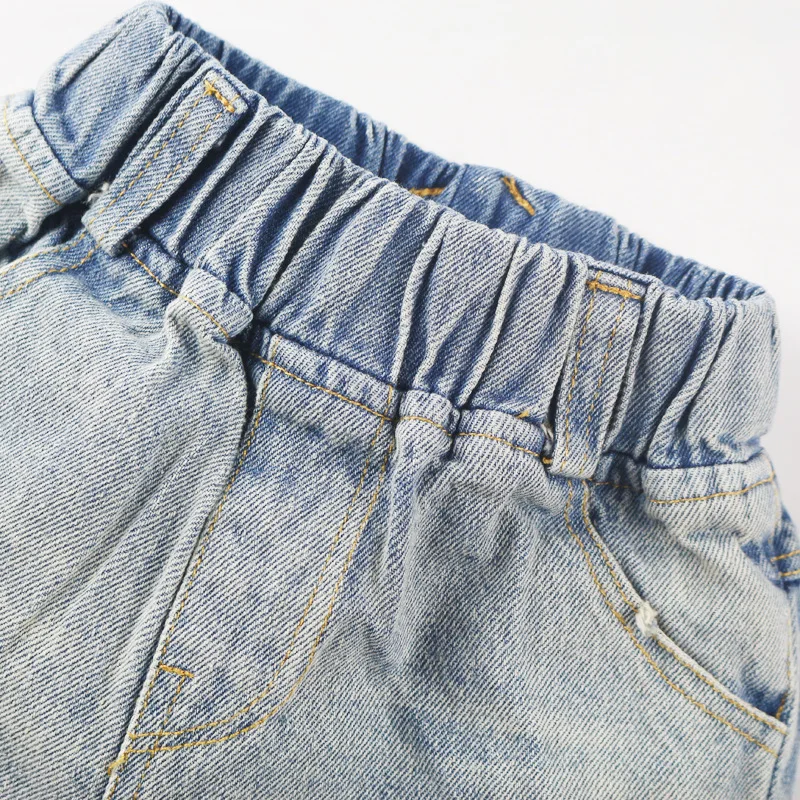 Модные джинсы для мальчиков маленьких девочек одежда детей повседневные рваные
