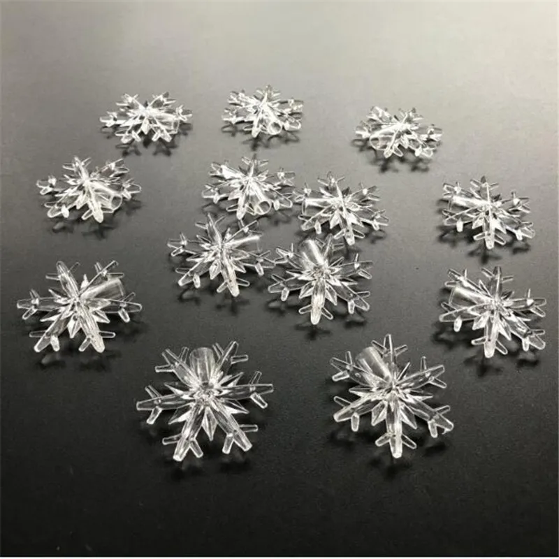 wholesale 1000 pcs of plastic snowflake