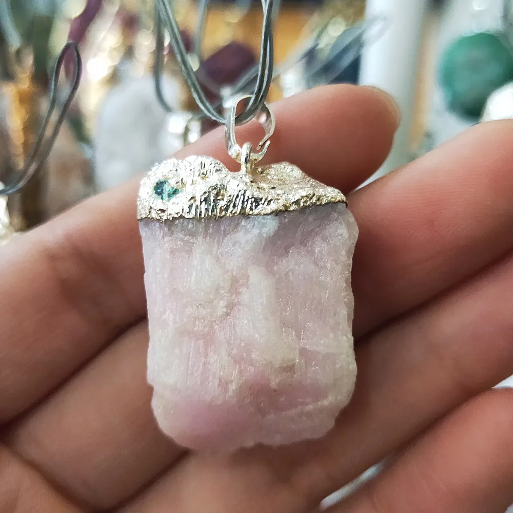 

Beautiful natural geode quartz crystal pendant raw crystal Stone pendant for gift reiki healing