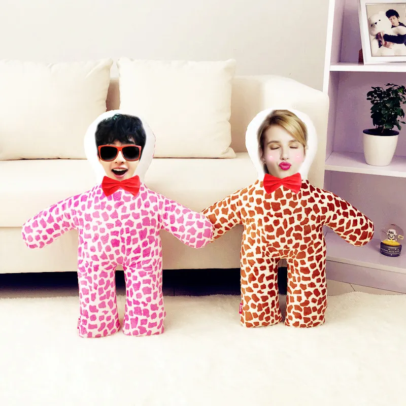 Предоставьте фото оранжевые леопардовые Гра подушки настоящие человеческие