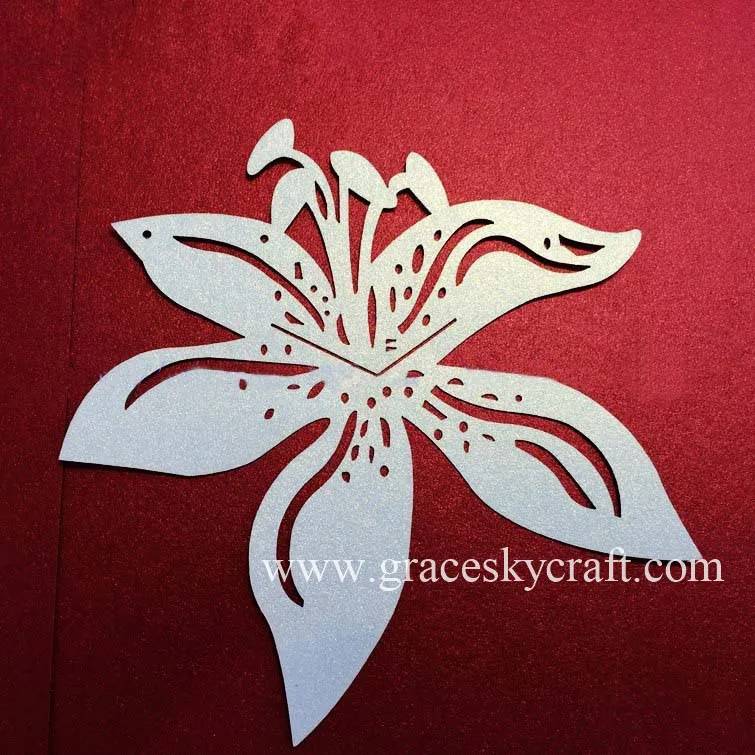 free shipping 50pcs lily flowers text personalized laser cut Place Wine Glass Cup Paper Card for Wedding Party Home Decorations | Дом и сад