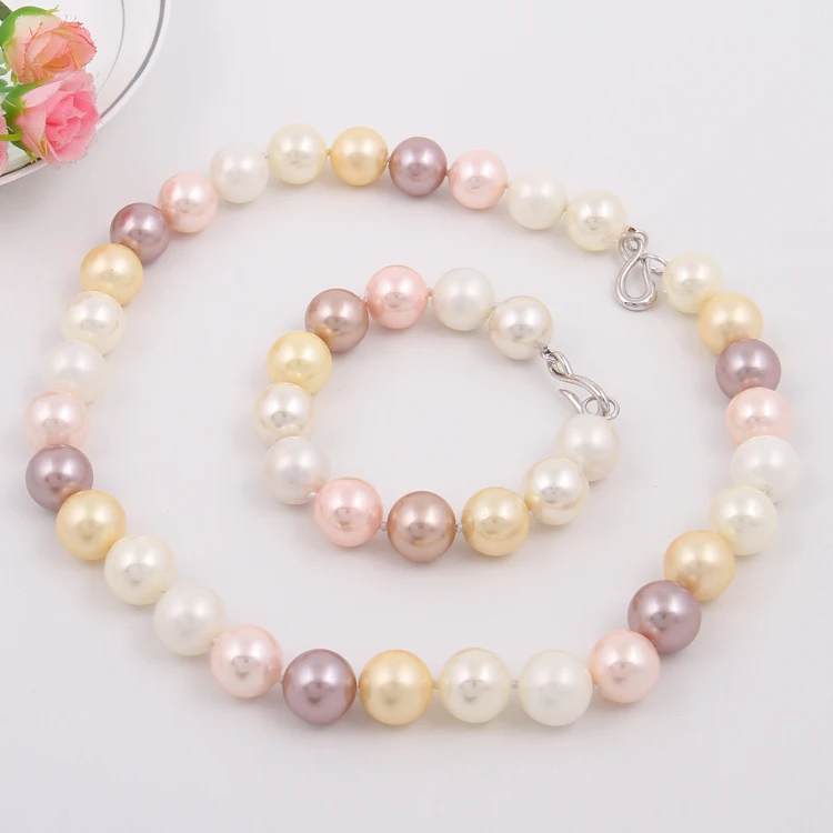 

fashion necklace made of sea shell pearl
