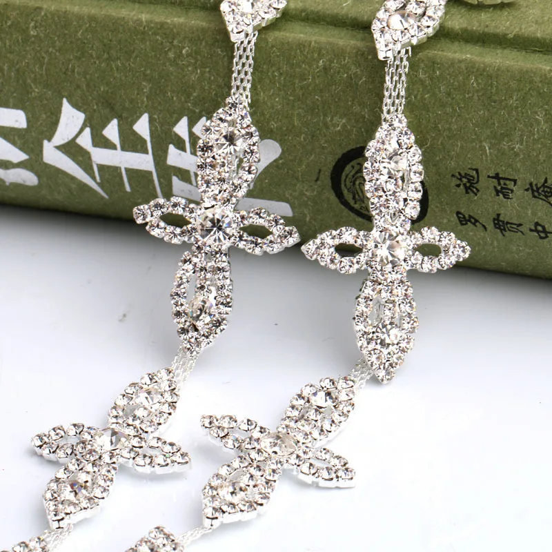 

High Quality Beautiful Sparkling CrystalFlower Rhinestone Trim Silver Stone Chain Applique Bridal Dress Trim