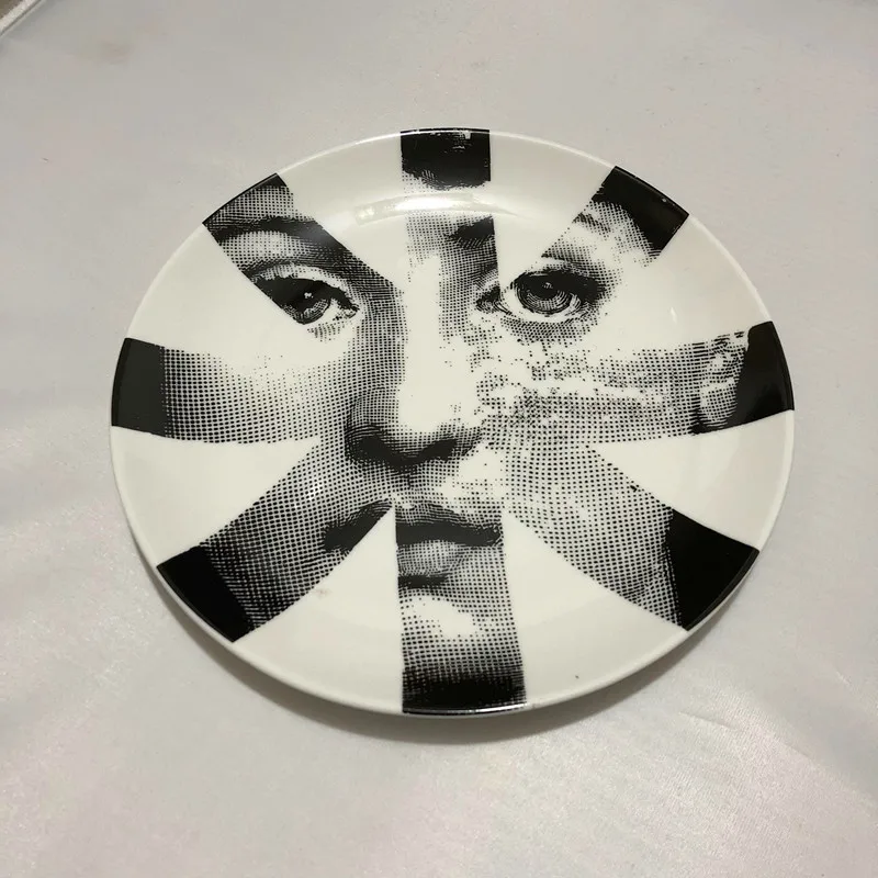 Декоративные тарелки орнамент Artesanato fornazetti ремесла декоративная керамика fornazetti керамические тарелки настенные тарелки подвесная тарелка