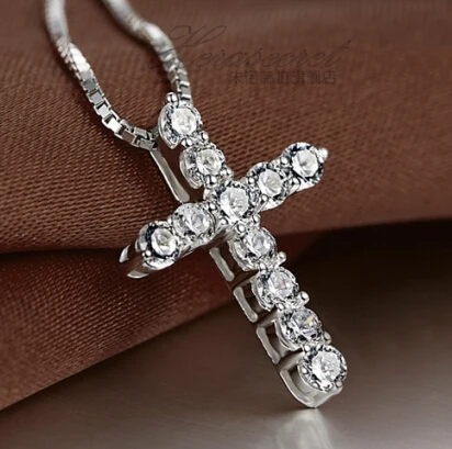 Модное посеребренное ожерелье с крестом Христа и Иисусом женское кулоном в виде