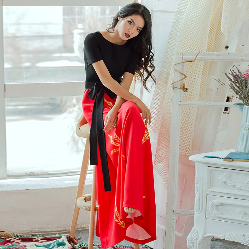 Женское длинное платье с коротким рукавом черное или красное винтажное