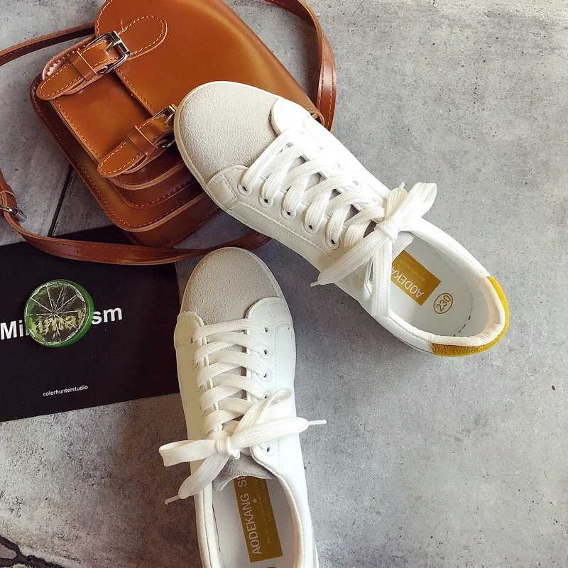 Новинка 2019 года сезон весна-осень белые туфли на шнуровке однотонные женские из