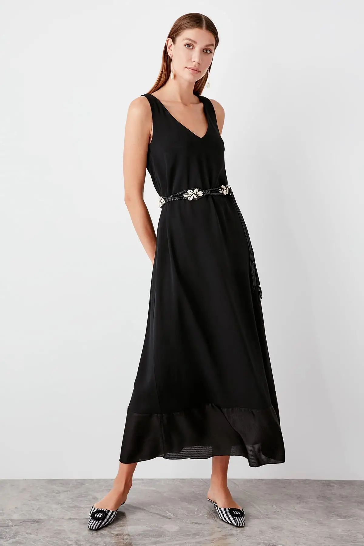 Trendyol черное классическое платье TWOAW20EL0298