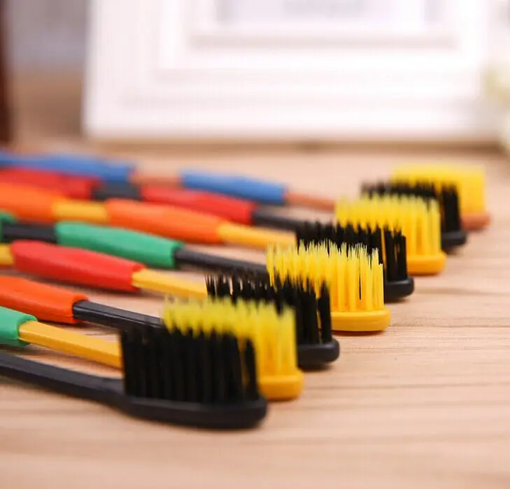 Бесплатная доставка новинка 4 шт./лот набор мягких зубных щеток для путешествий