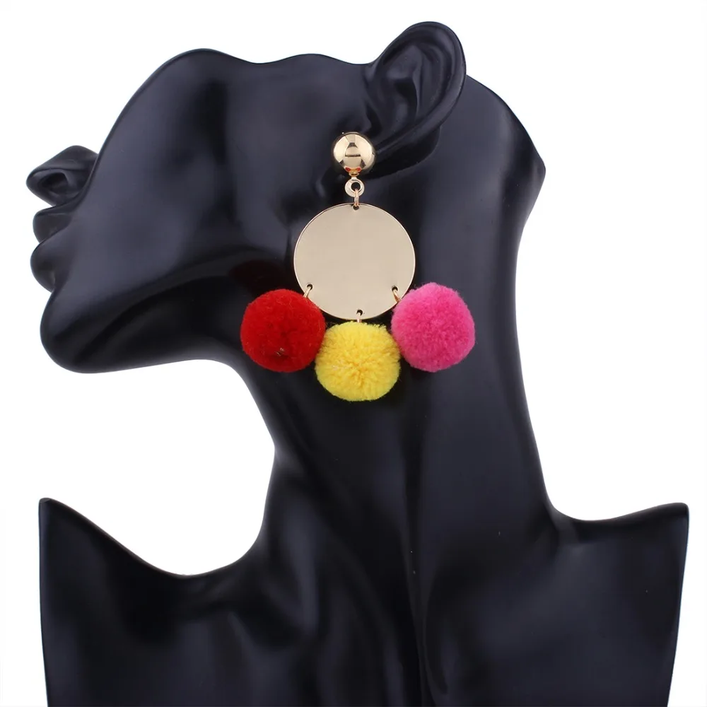 European and American personality big circle earrings sweet temperament multicolor small hair ball pendant E0881 | Украшения и