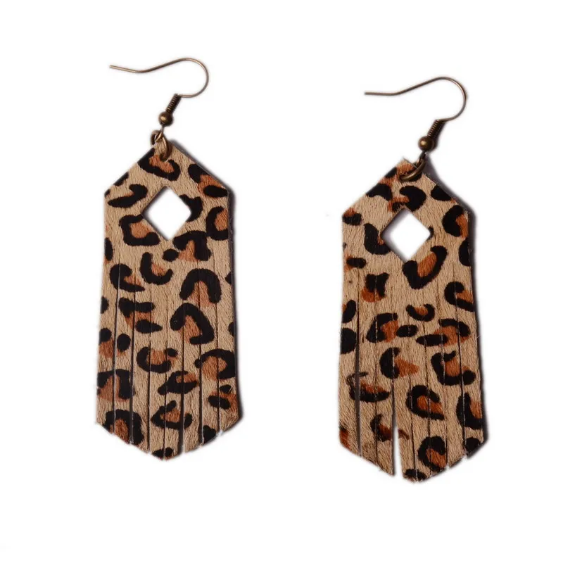 light Leopard Новинка года. Классические Богемские серьги-подвески из натуральной кожи с леопардовым принтом и длинной кисточкой. Массивные кожаные серьги с вертикальной полоской - Окраска металла: light Leopard