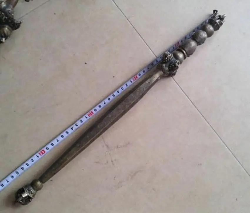 

Collectible Chinese Pure Brass Carved Hand Whip Buddha Head Walking Stick Buddhhism Staff