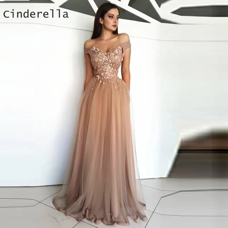 Кружевное платье Золушки с V образным вырезом открытыми плечами аппликацией