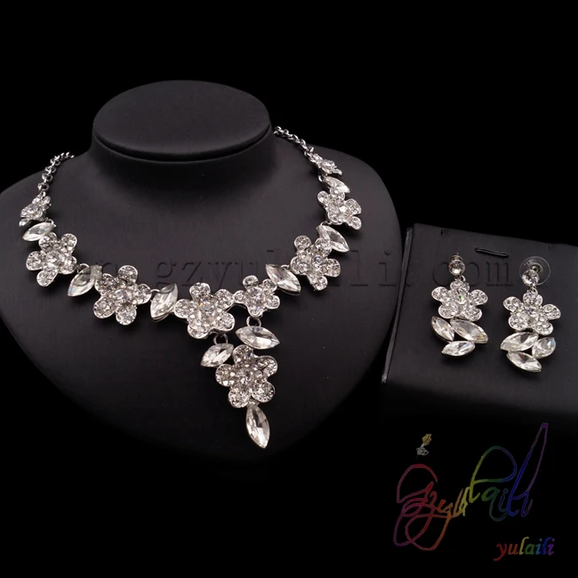 Комплект украшений из ожерелья и сережек для маленькой девочки дизайнерские