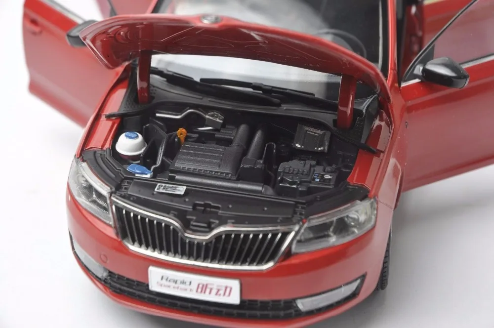 1:18 литая под давлением модель для Skoda Rapid Spaceback Красный сплав игрушечный автомобиль миниатюрная коллекция