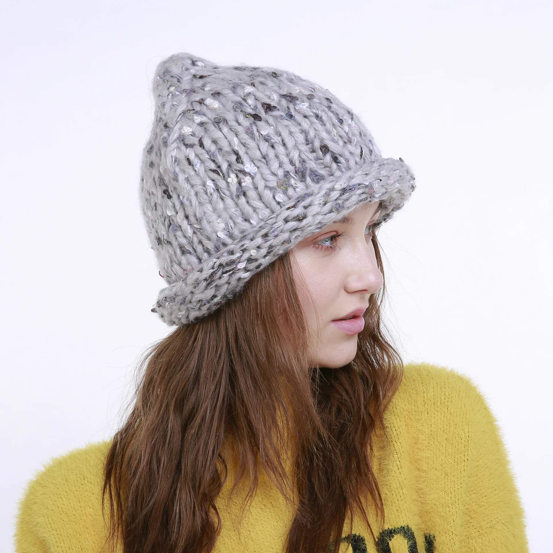 теплая шерстяная шапка