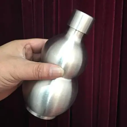 Бесконечное вино из тыквы волшебные трюки магии крупным планом улицы ментализм