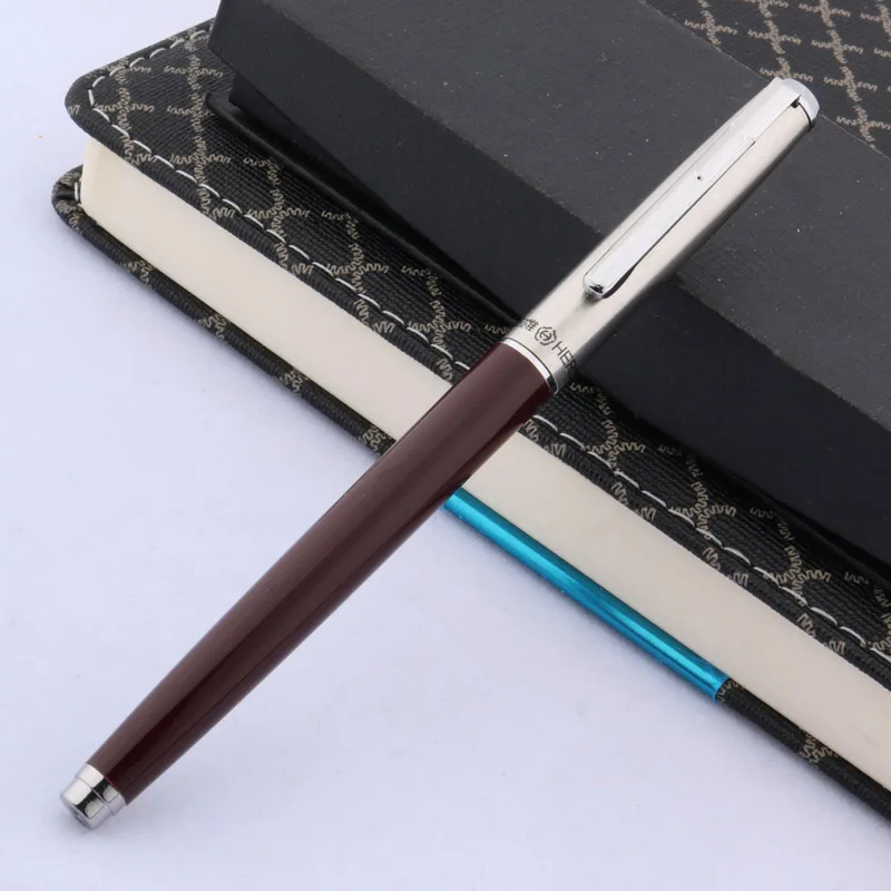 

Перьевая ручка 007