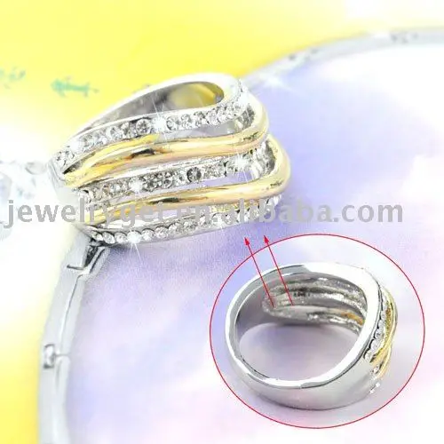 Волнистое кольцо обручальное для женщин полированное Золотое Полосатое