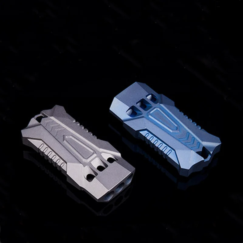 Цельный обработанный титановый сплав с тремя отверстиями свисток в форме бойцов