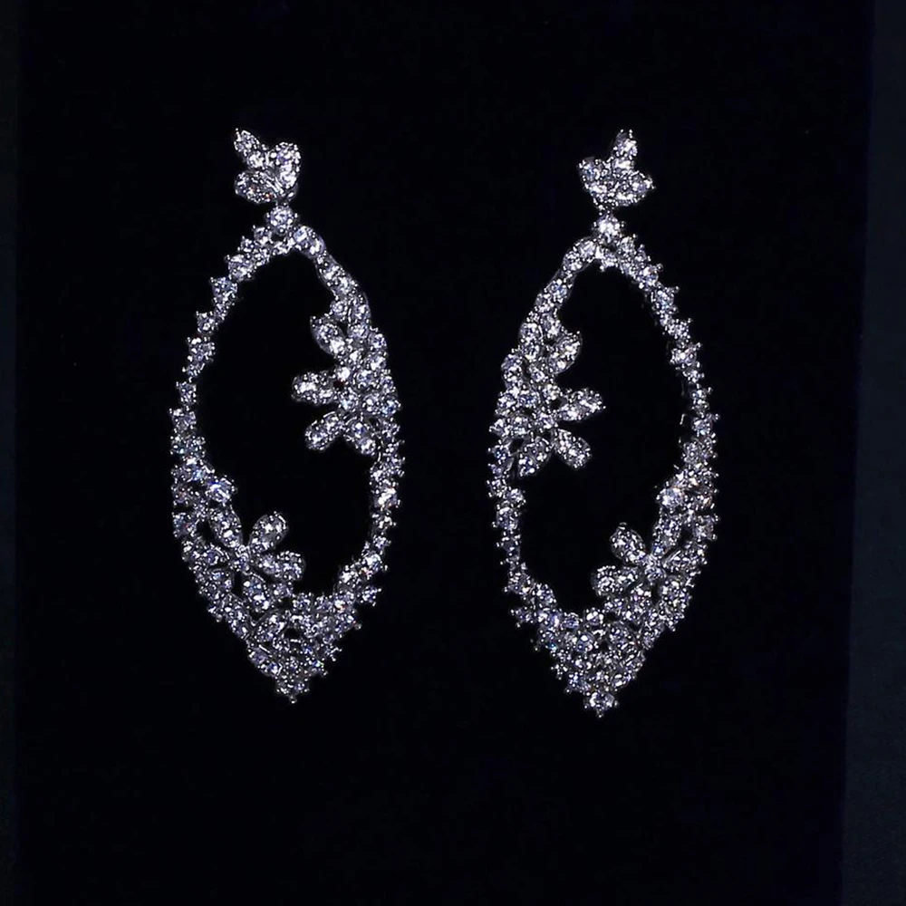 

Pretty Long Drop Earrings Flower design Oval shape Jewelry High Grade Female Accessories White and 2 Tone Gold Big Earring