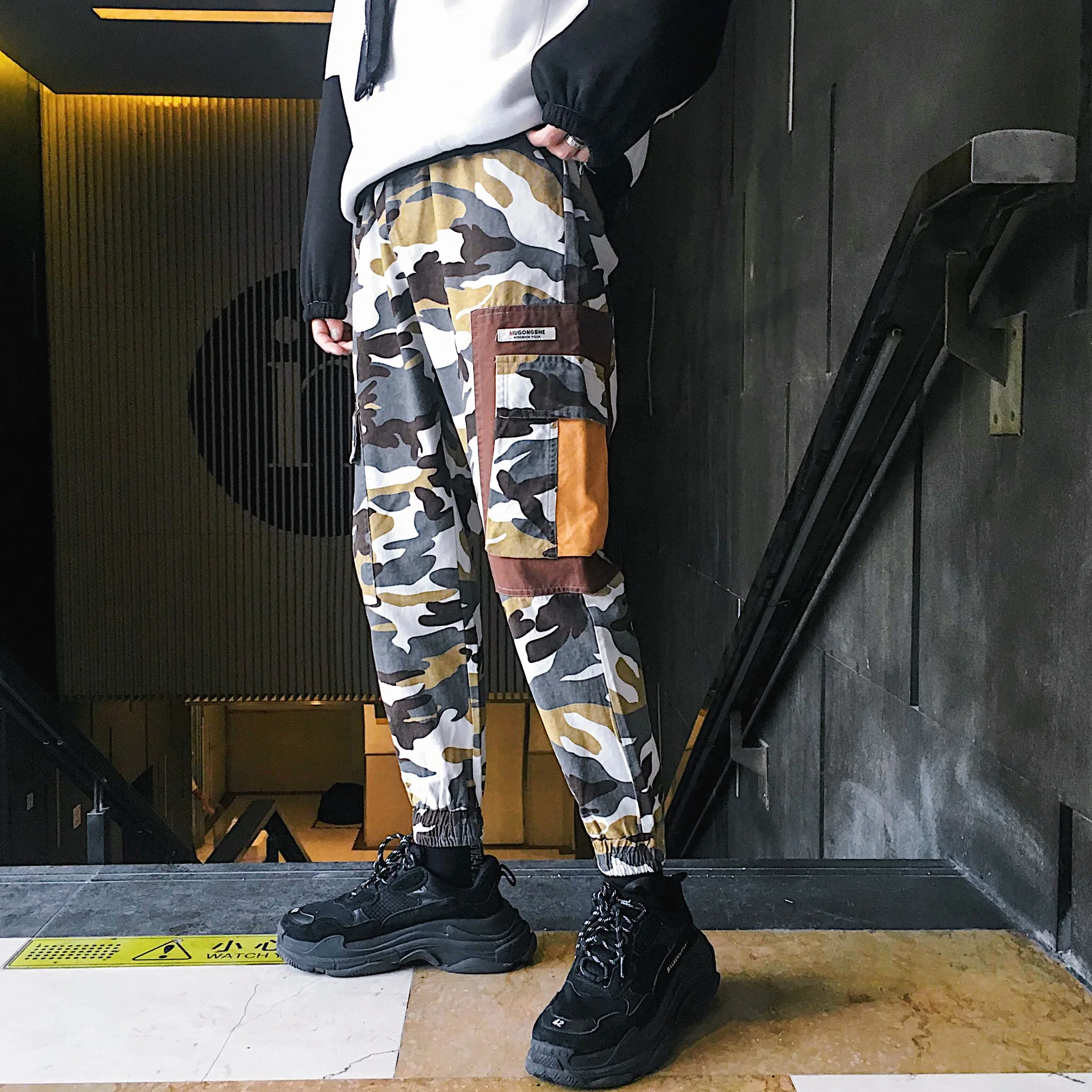

Autumn and winter overalls, men's fashion, casual pants, loose Korean version, camouflage pants, multi-pocket men's pants.