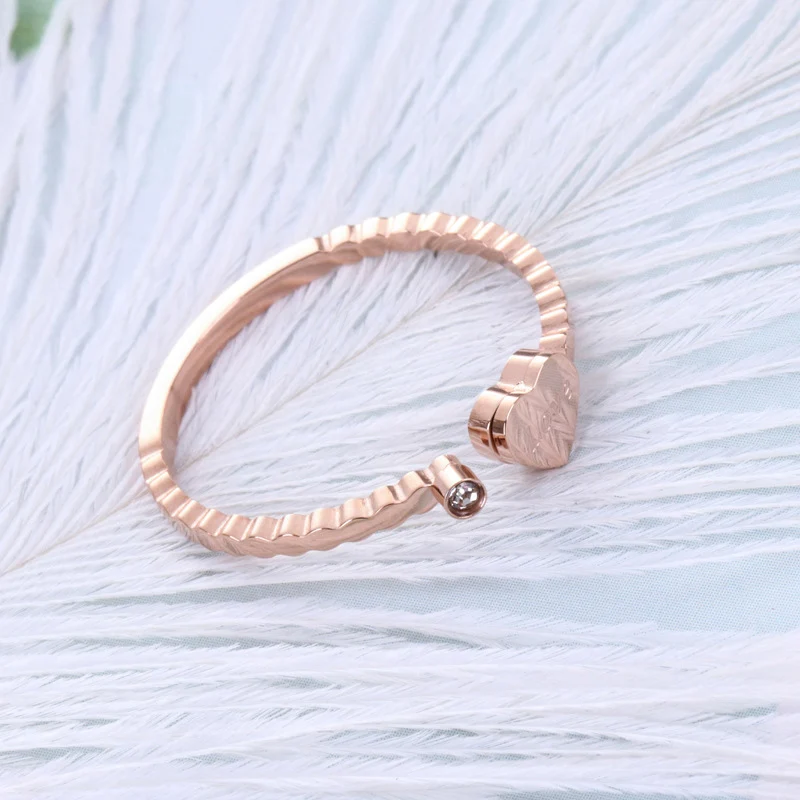 Титановая Сталь Золотой в виде Розы форме сердца со стразами указательный палец