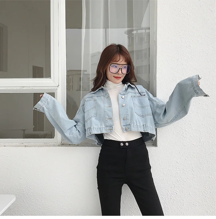 

Women casual back botton short denim jacket