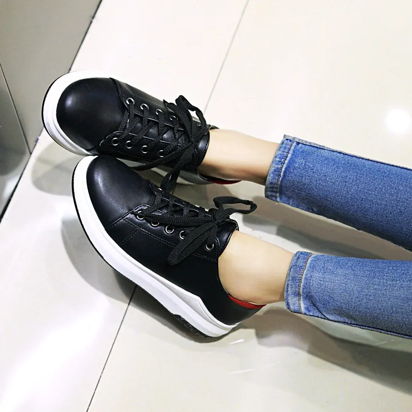 Обувь на плоской подошве Женские кроссовки Дышащая женская обувь для скейта