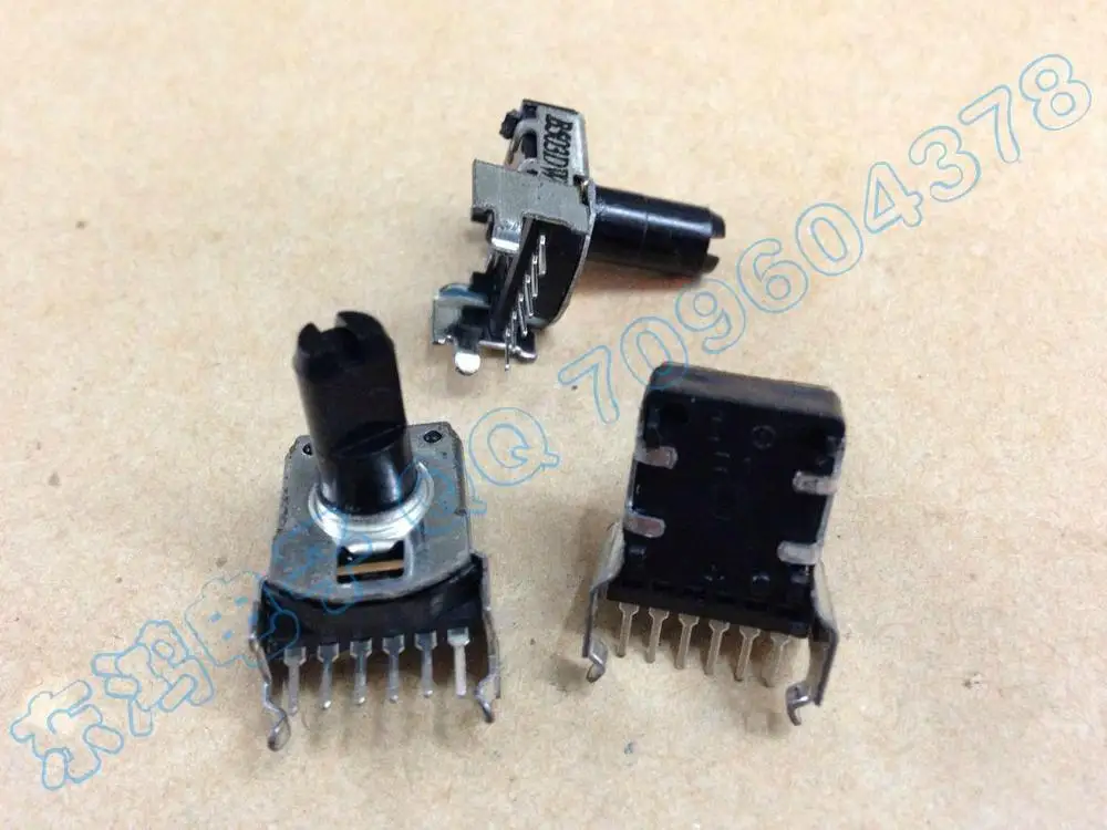 

1pcs Japanese NOBLE type RK12 potentiometer 6 feet with midpoint B503DW 13MM shaft..