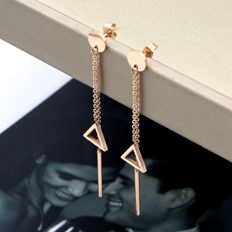 

YUN RUO 2018 Elegant Triangle Stud Earring Woman Rose Gold Color Titanium Steel Jewelry Girl Gift Party Never Fade Free Shipping
