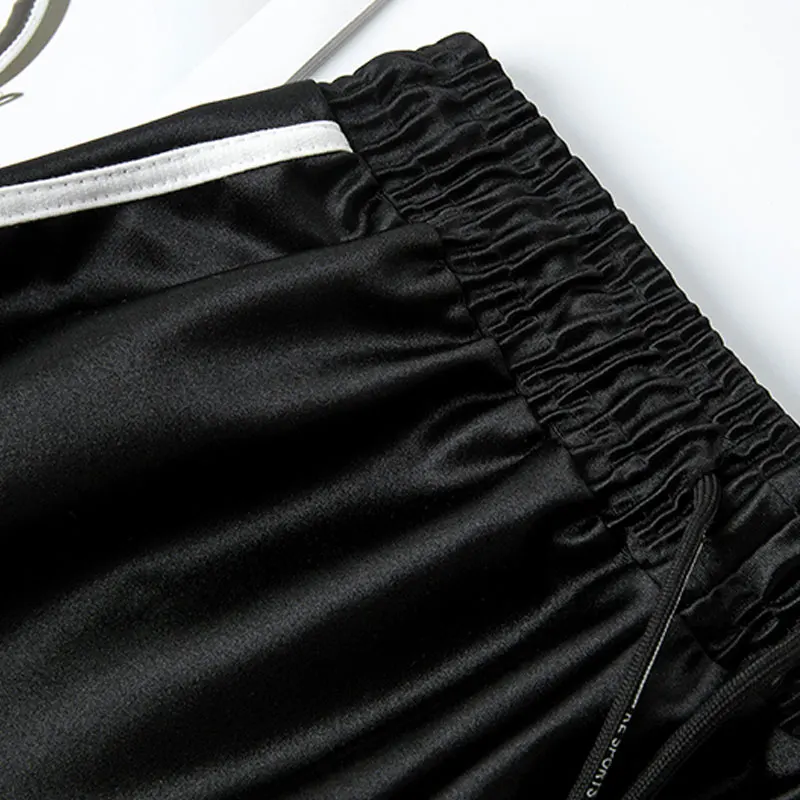 Шорты женские атласные с завышенной талией повседневные Черные Эластичные